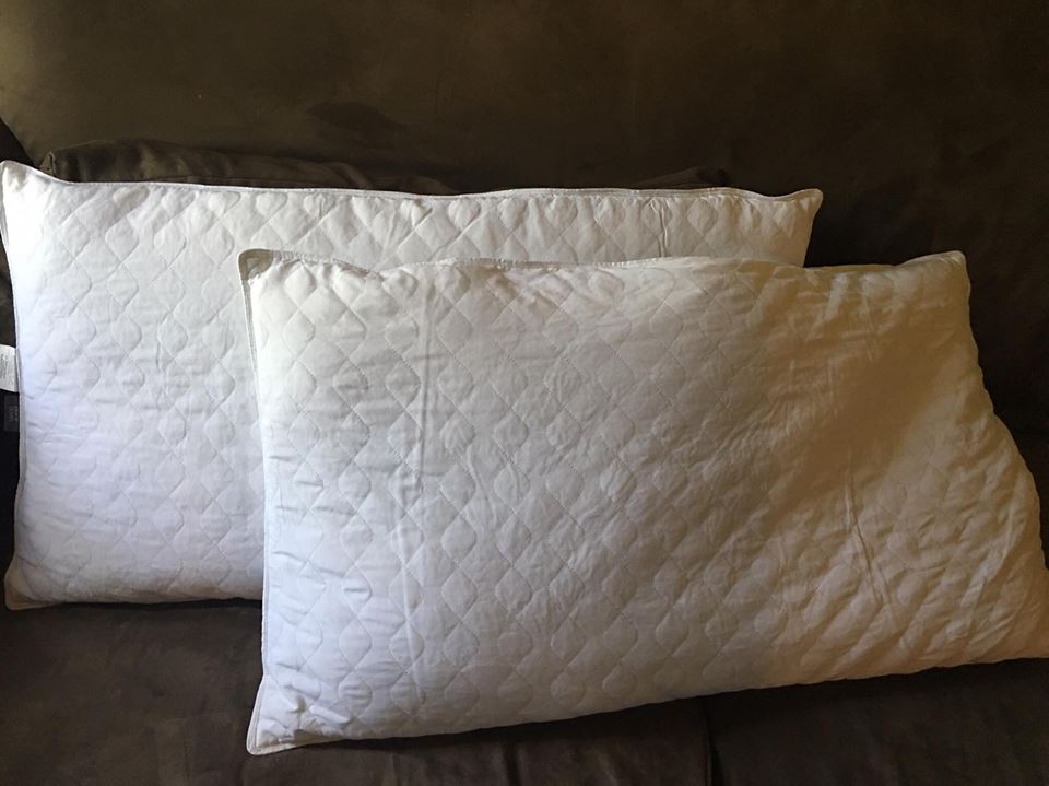 king-size-quilted-white-goose-feather-and-down-pillows-review2
